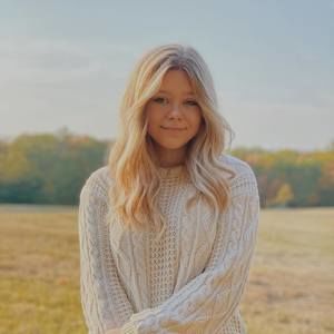 Meet your Posher, Ava